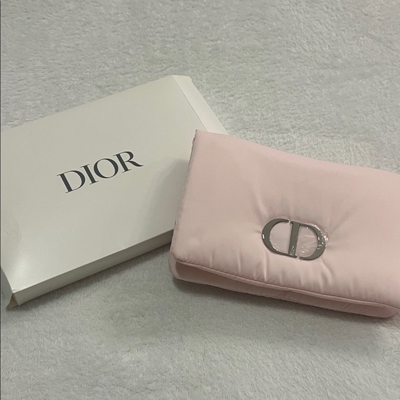 Dior Pink Clutch with Silver Logo - Picture 5 of 8